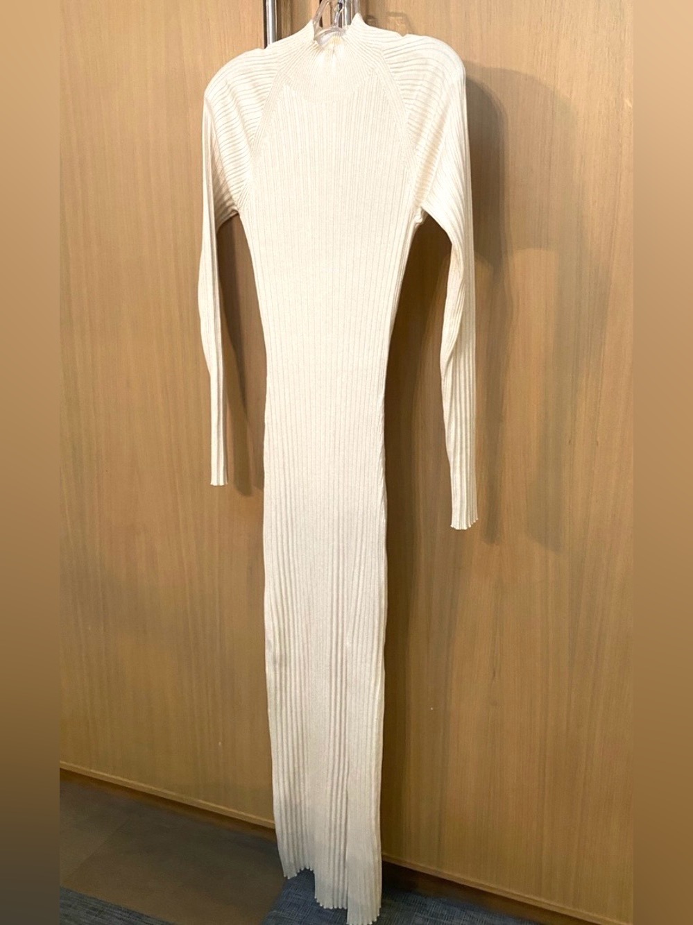 Wilfred Aritzia Cream Ribbed Long Sleeve Maxi Dress